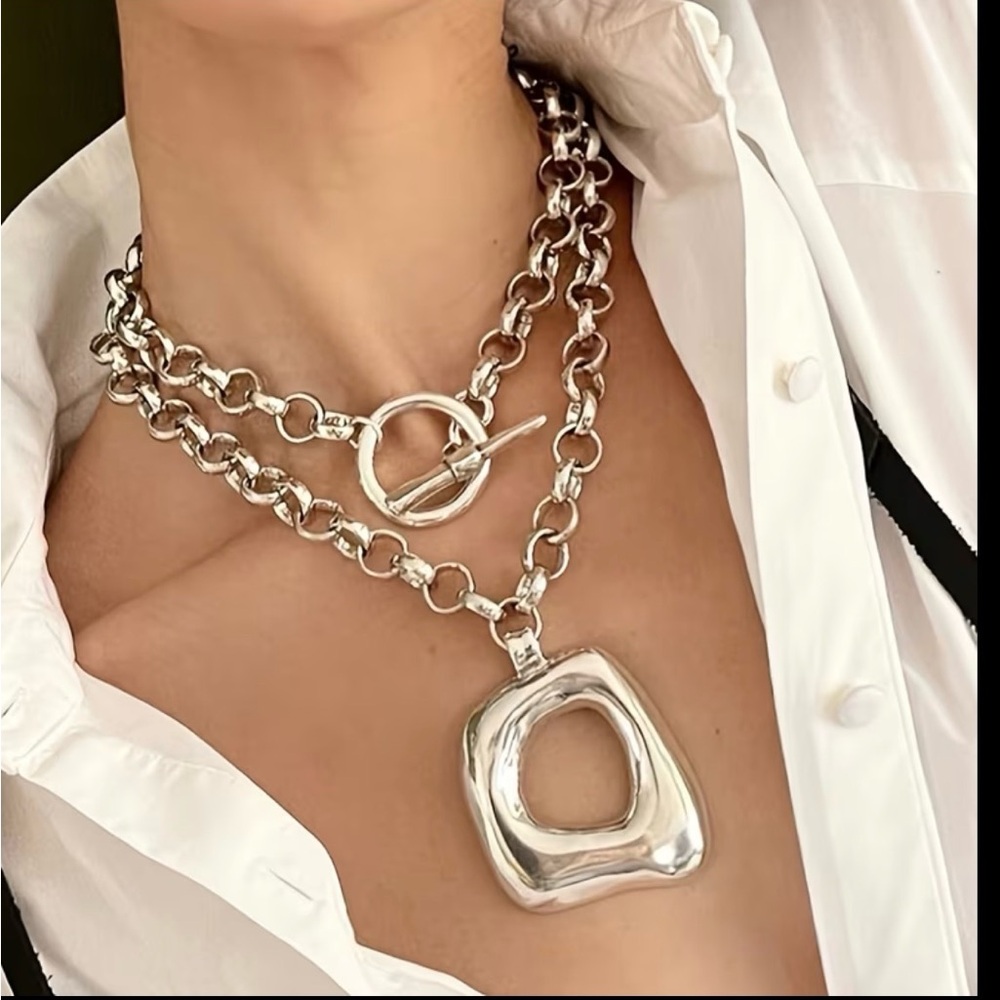 Exaggerated Silver Geometric Necklace with Toggle Clasp - Picture 1 of 9